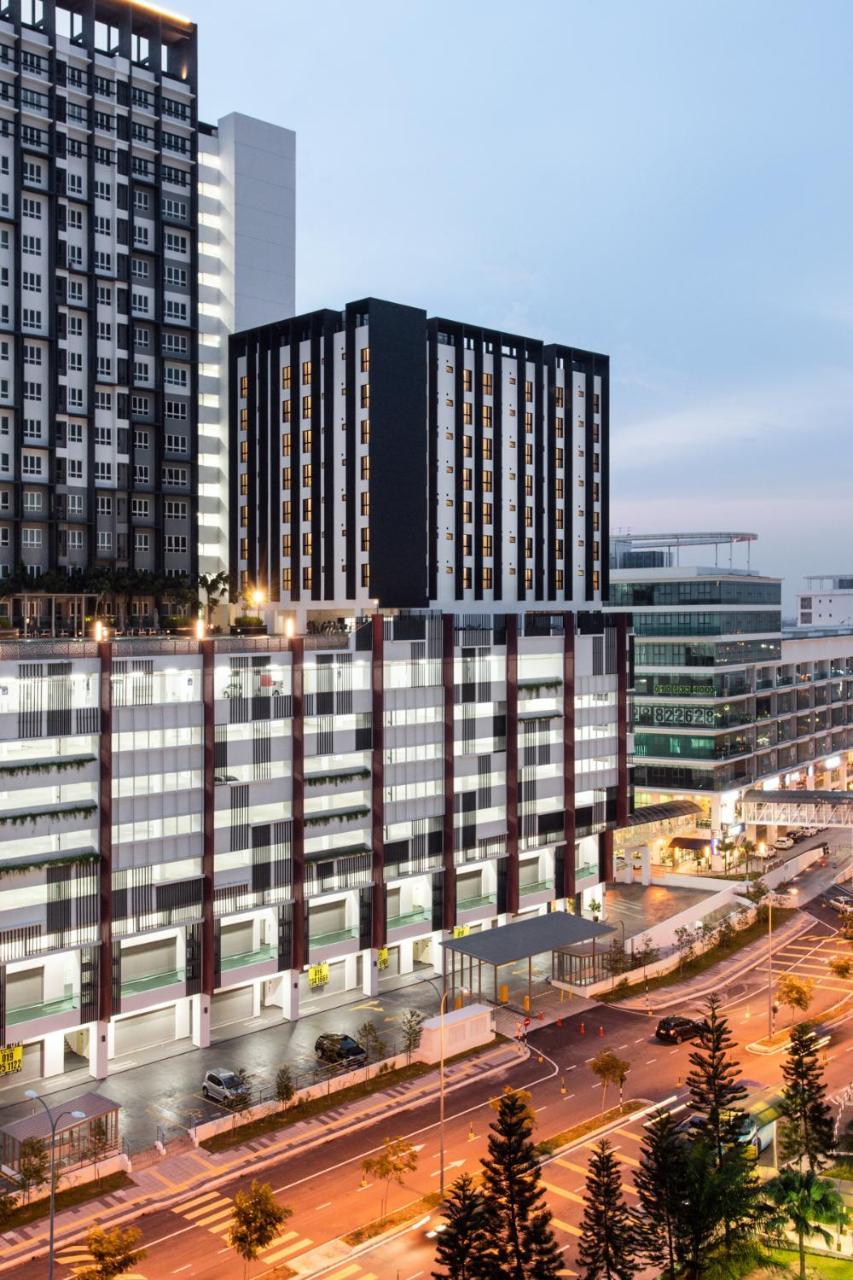 The Canvas Hotel Klang Eksteriør billede